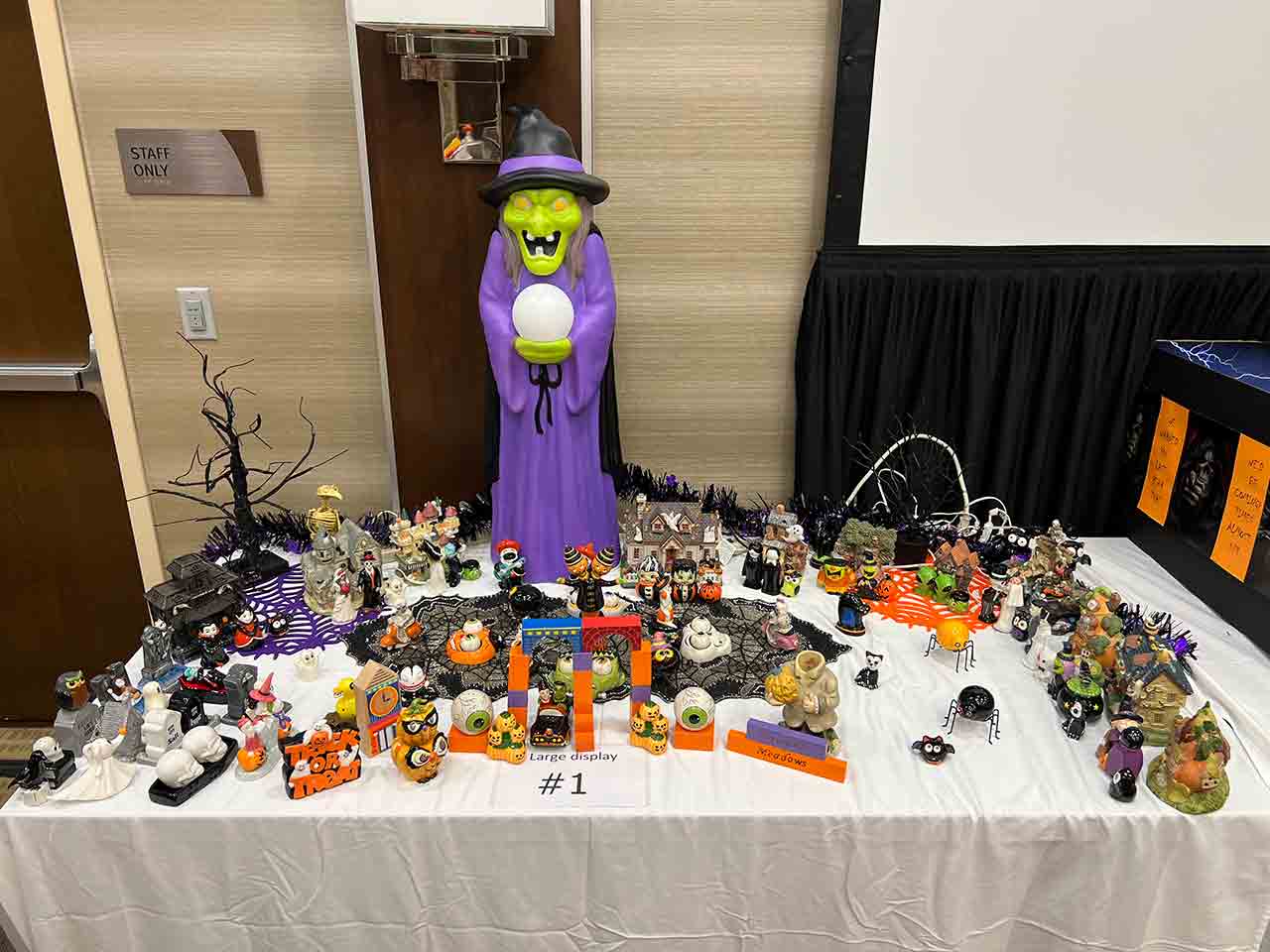 2024_Convention_Contest_Large_Display_3rd_Place_Haunted_Meadow_by_Marlene_Pawlikoski 2024_Convention_Contest_Large_Display_3rd_Place_Haunted_Meadow_by_Marlene_Pawlikoski
