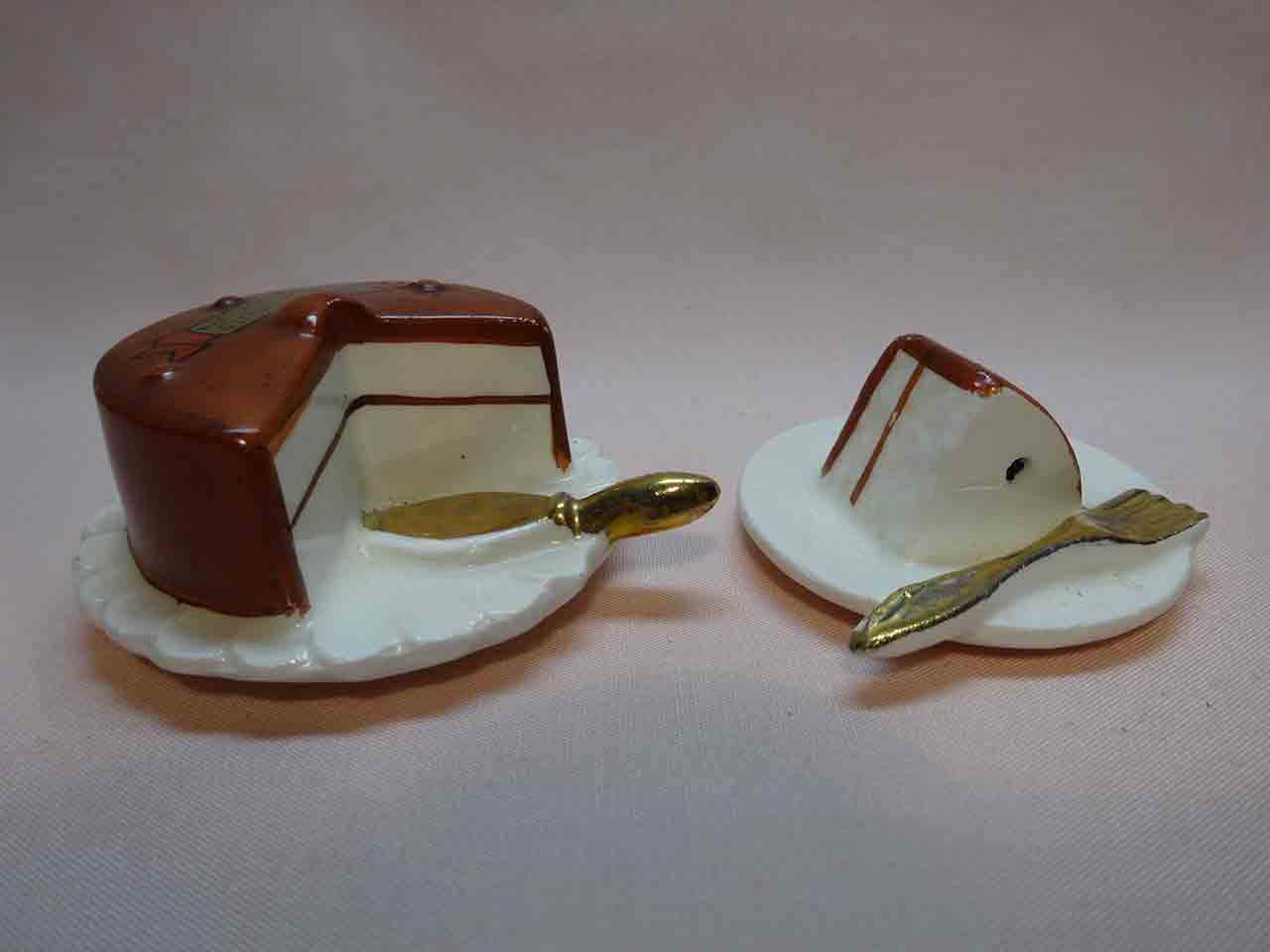 30901 Japan miniature cake & slice salt and pepper shakers - chocolate
