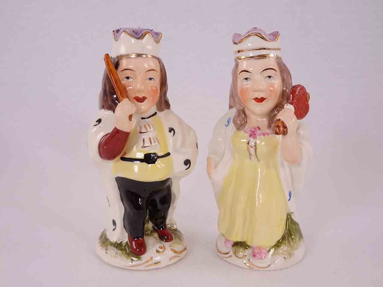 48945 Victorian England Characters salt and pepper shakers series - king & queen