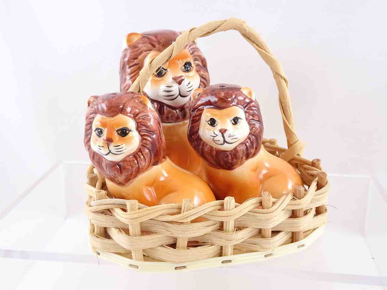 57033 Lion condiment salt and pepper shaker