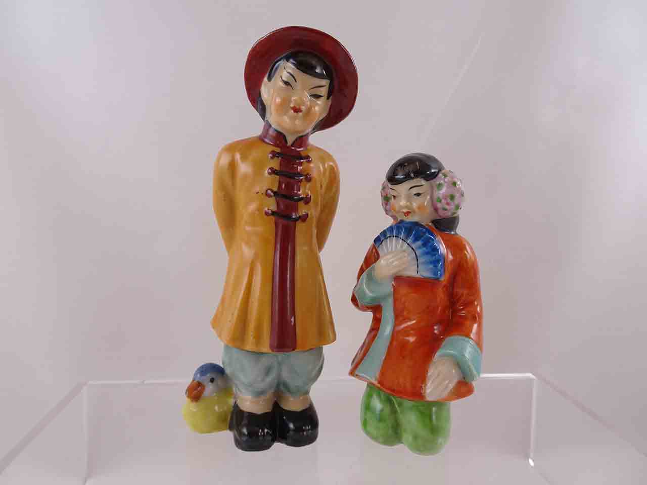 58119 Asian people salt and pepper shakers