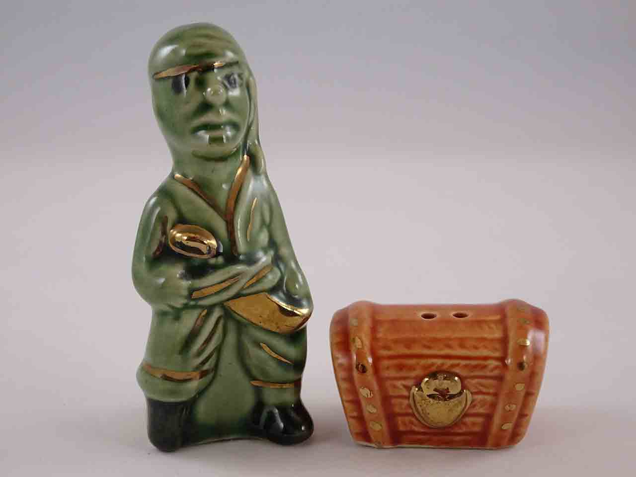 45034 Go with pirate and treasure chest in gold trim salt and pepper shakers