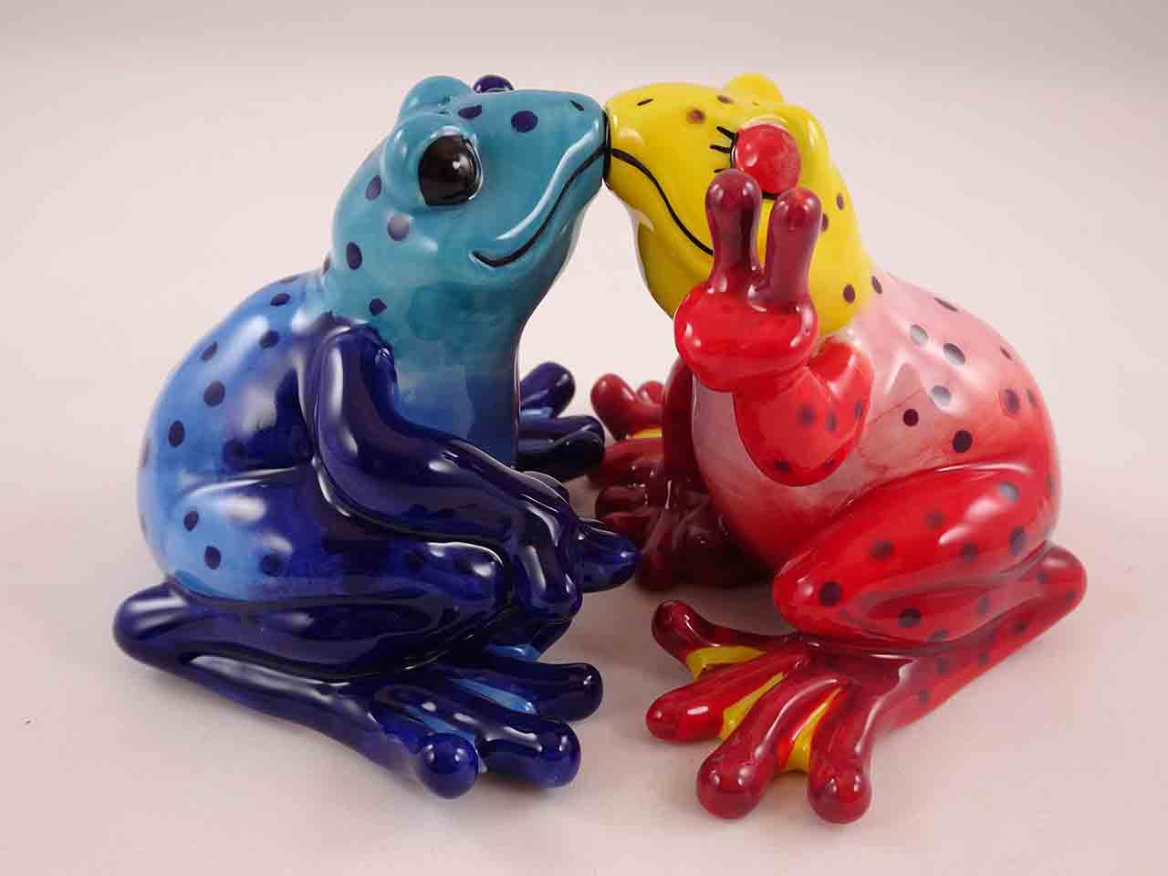 45454 Peace Frogs by Westland Giftware salt and pepper shakers