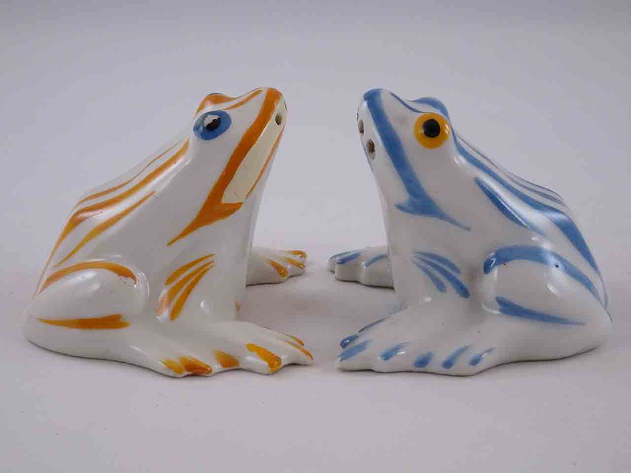 45475 Limoges frogs salt and pepper shakers designed by Edouard-Marcel Sandoz for Haviland & Co.