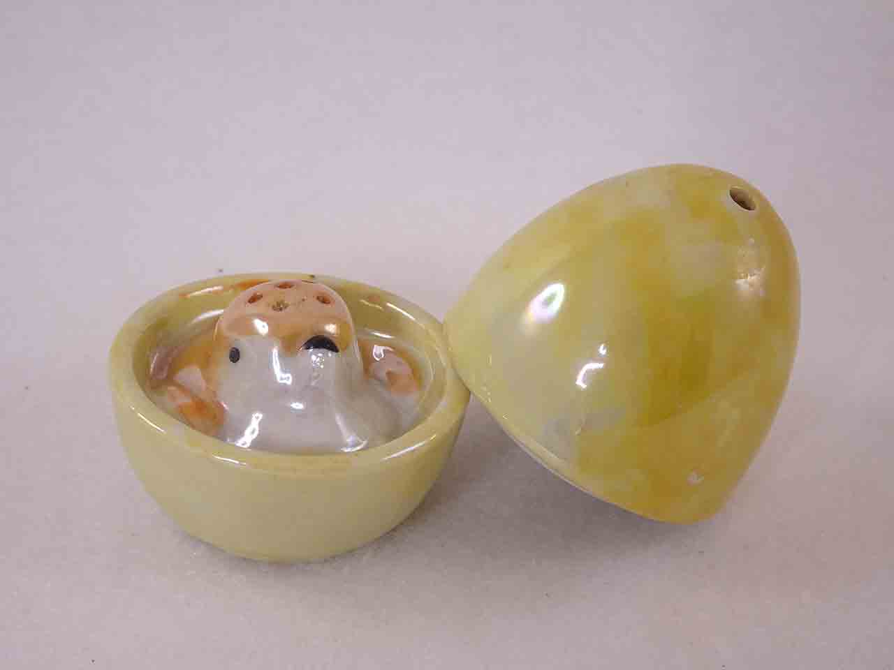 50308 Lusterware baby bird in nest stacker salt and pepper shaker