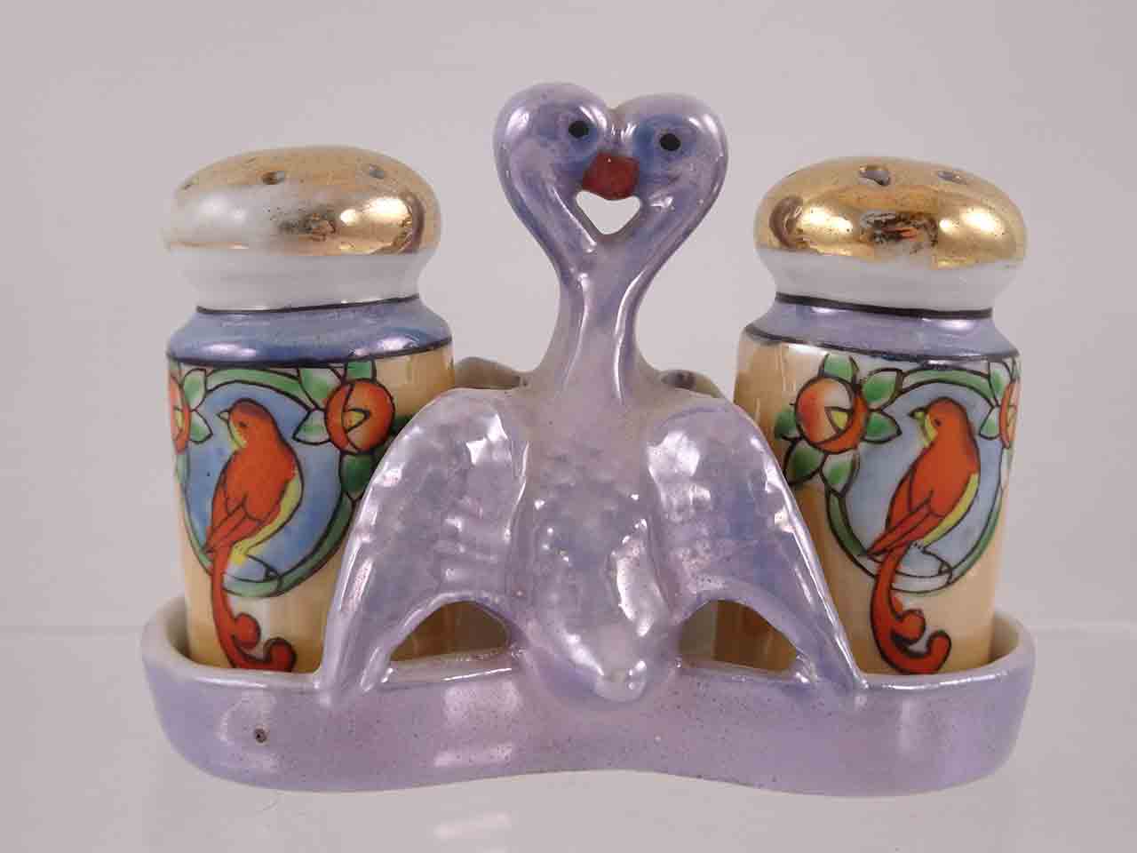 54699 SEIEI Lusterware Swans 3pc salt and peper shakers set