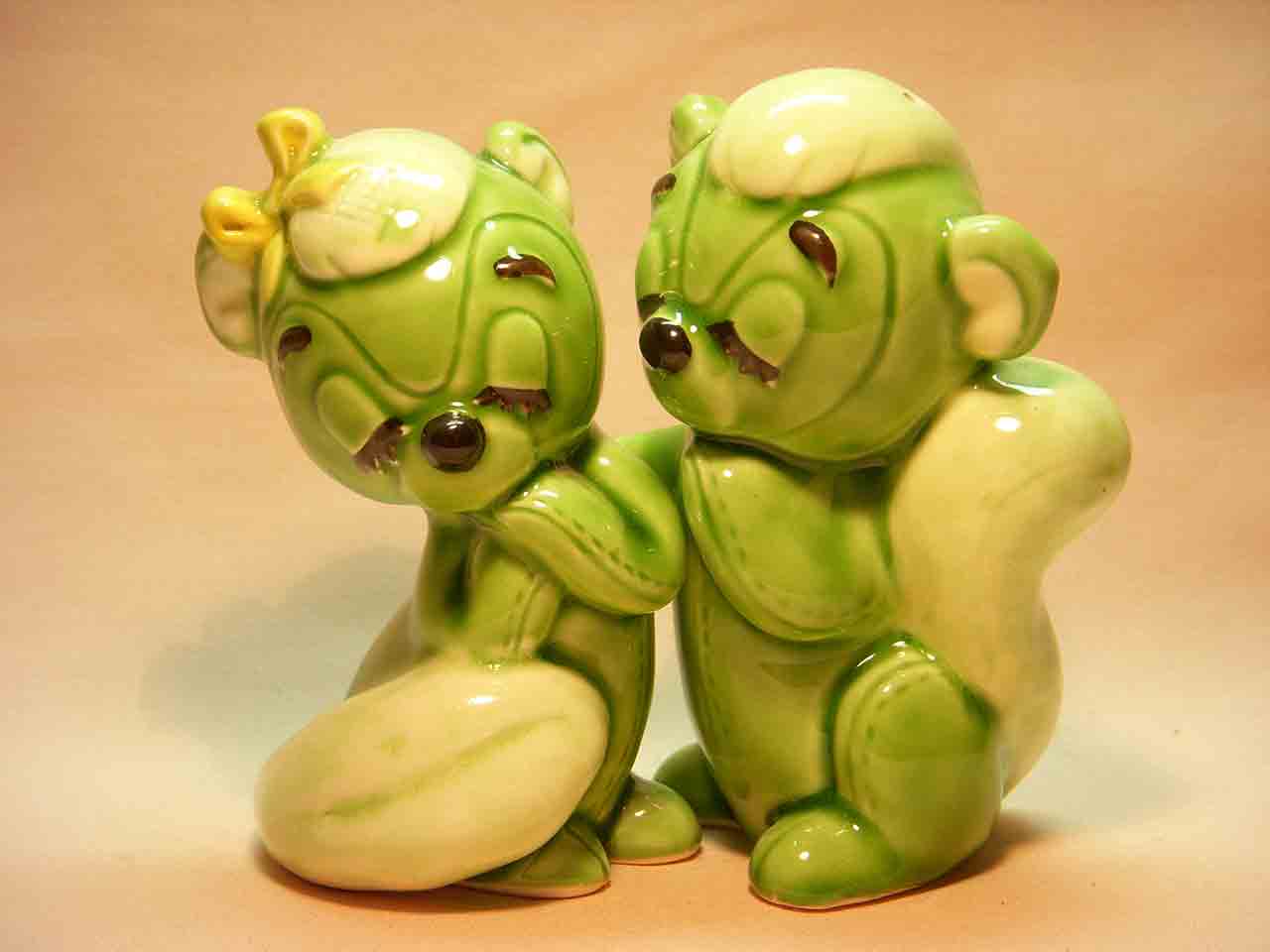 8047 Animal Couples - Boy with Arm Around Girl salt and pepper shakers - squirrels