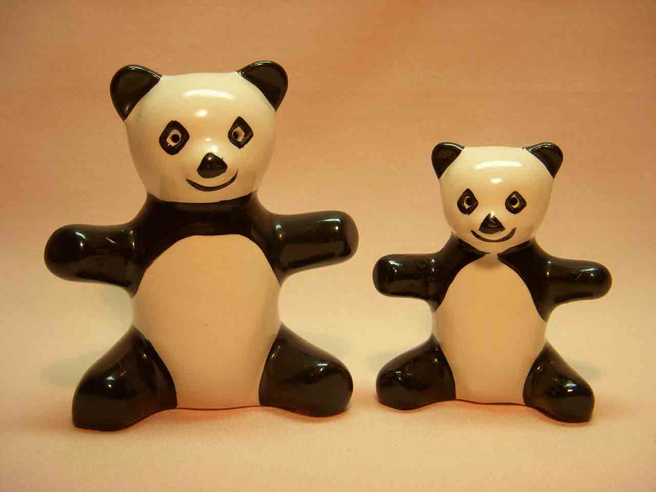 21622 Vallona Starr panda bears salt and pepper shakers